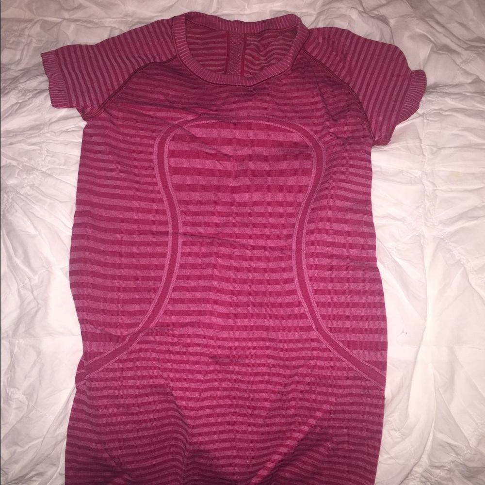 Lululemon workout top barely worn